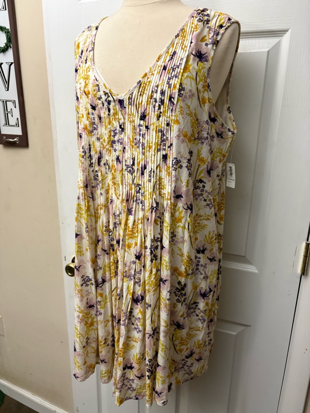 Old Navy Pleated Front Floral Dress Size XL New - Picture 3 of 11